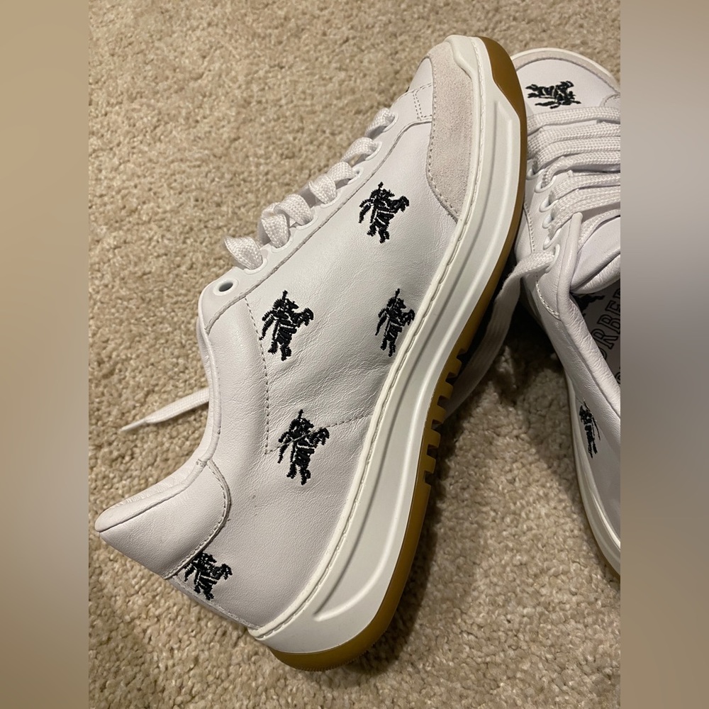 Authentic Burberry Sneakers with box - NWT - Picture 4 of 11